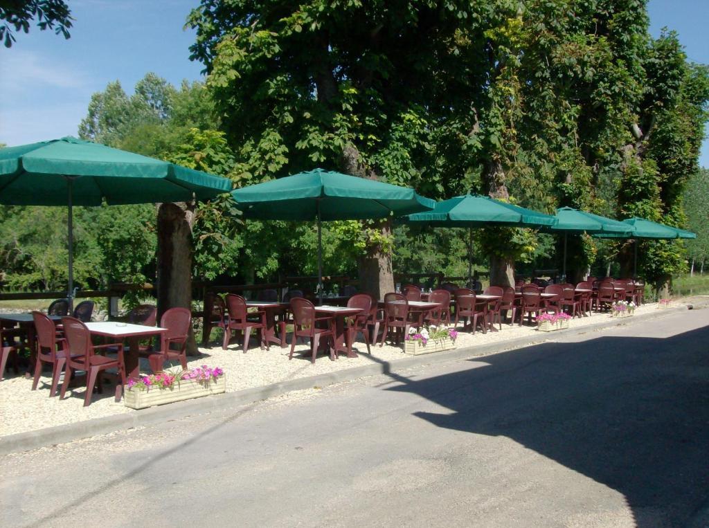 Hotel-Restaurant De L'Ecluse 79 Chassignelles Exterior photo