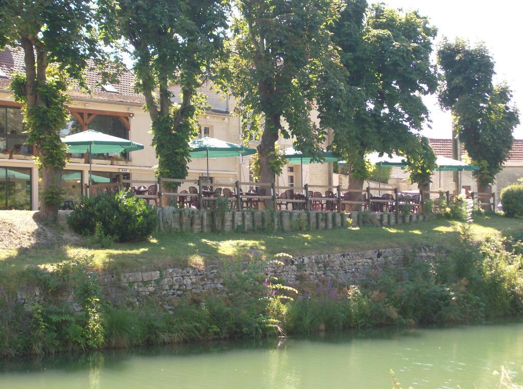 Hotel-Restaurant De L'Ecluse 79 Chassignelles Exterior photo